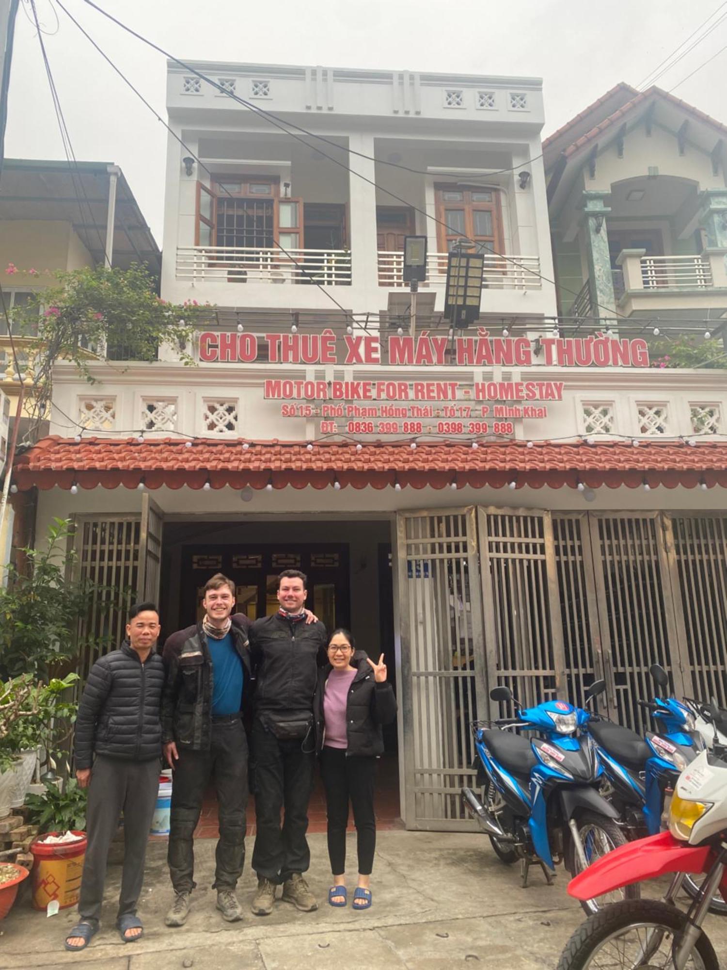 Hang Thuong Hostel - Motorbikes And Tour Хазянг Экстерьер фото